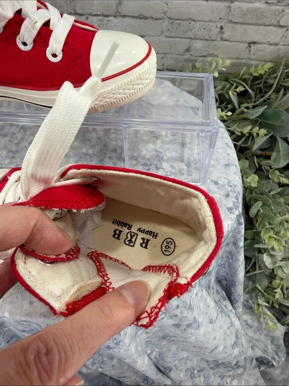 REN BEN - Red Canvas Classic Mid-High Fashion Sneakers - Boys 13M ❤️ EUC